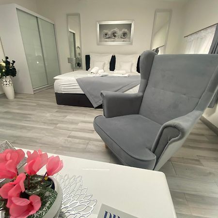 Rezydencja Mysliwska - Apartamenty Кошалин Екстериор снимка