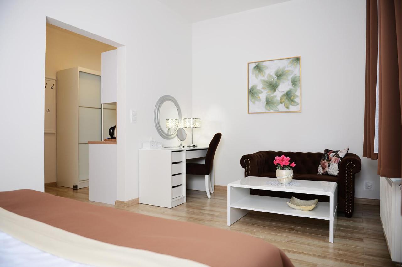 Rezydencja Mysliwska - Apartamenty Кошалин Екстериор снимка