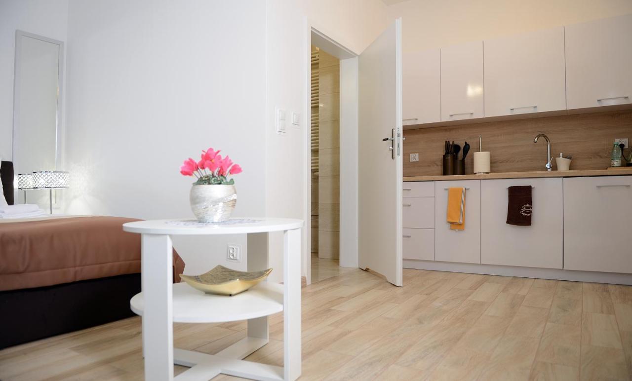 Rezydencja Mysliwska - Apartamenty Кошалин Екстериор снимка