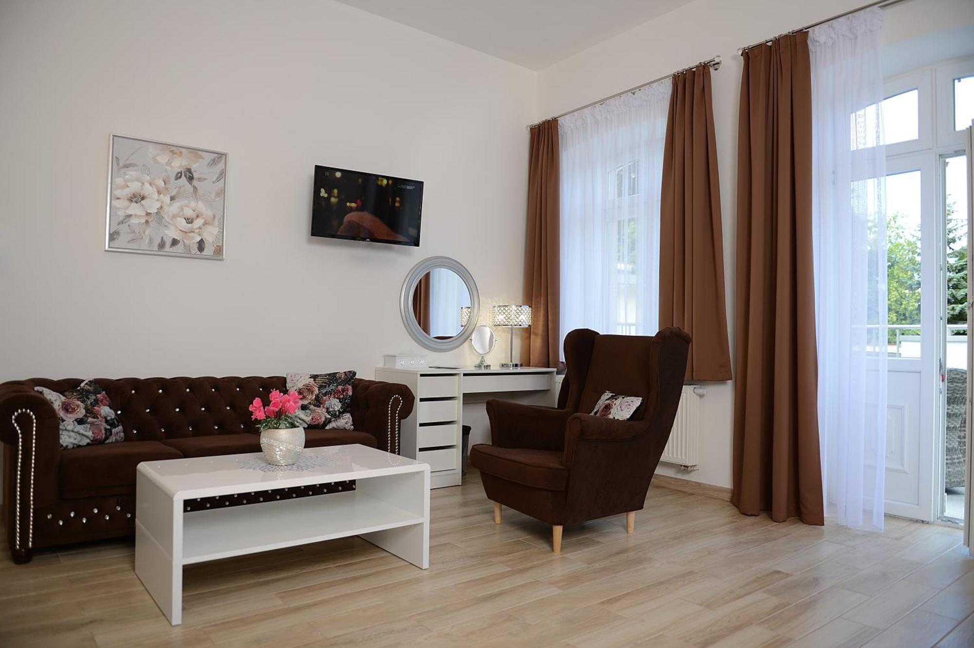 Rezydencja Mysliwska - Apartamenty Кошалин Екстериор снимка