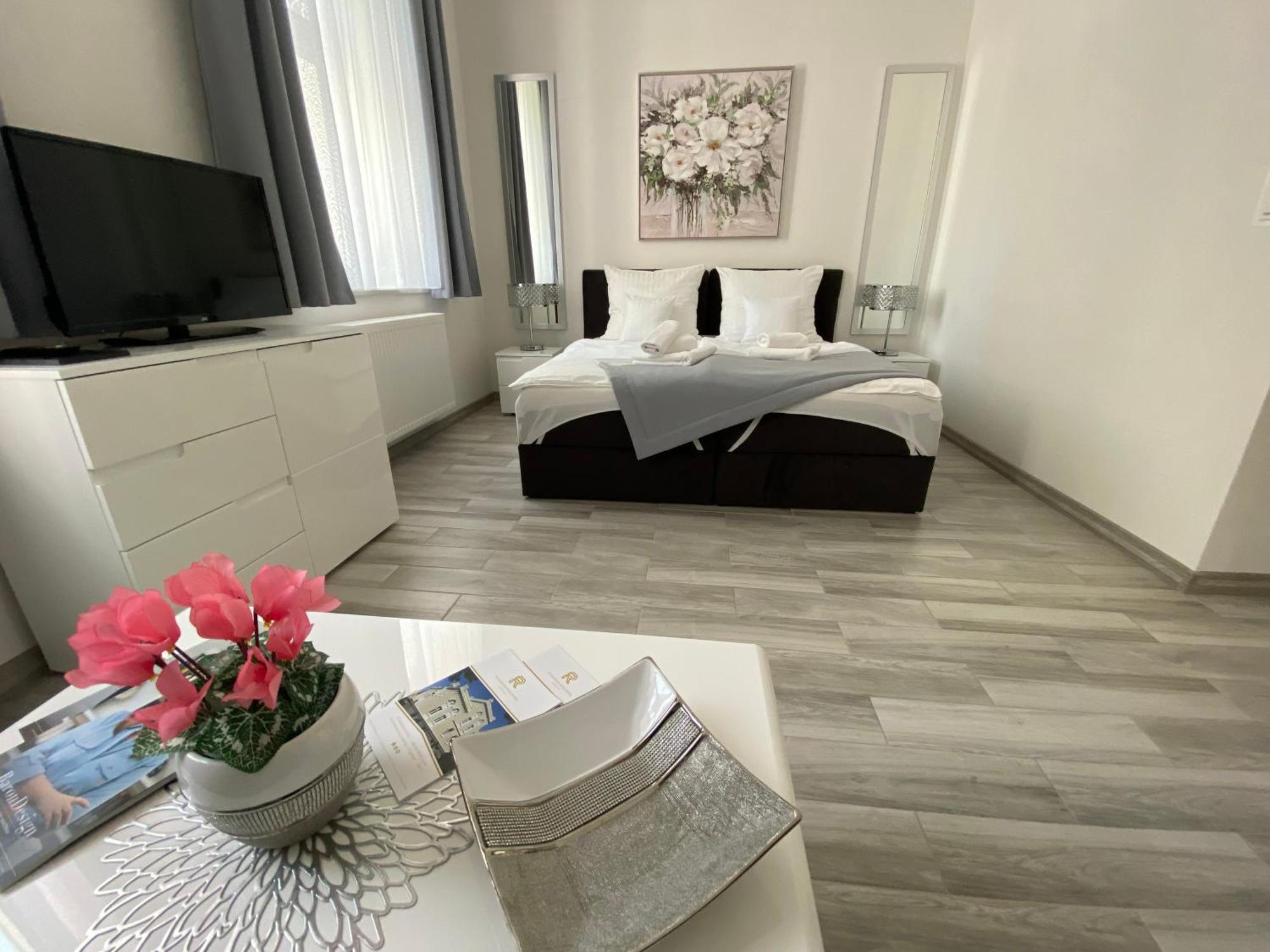 Rezydencja Mysliwska - Apartamenty Кошалин Екстериор снимка