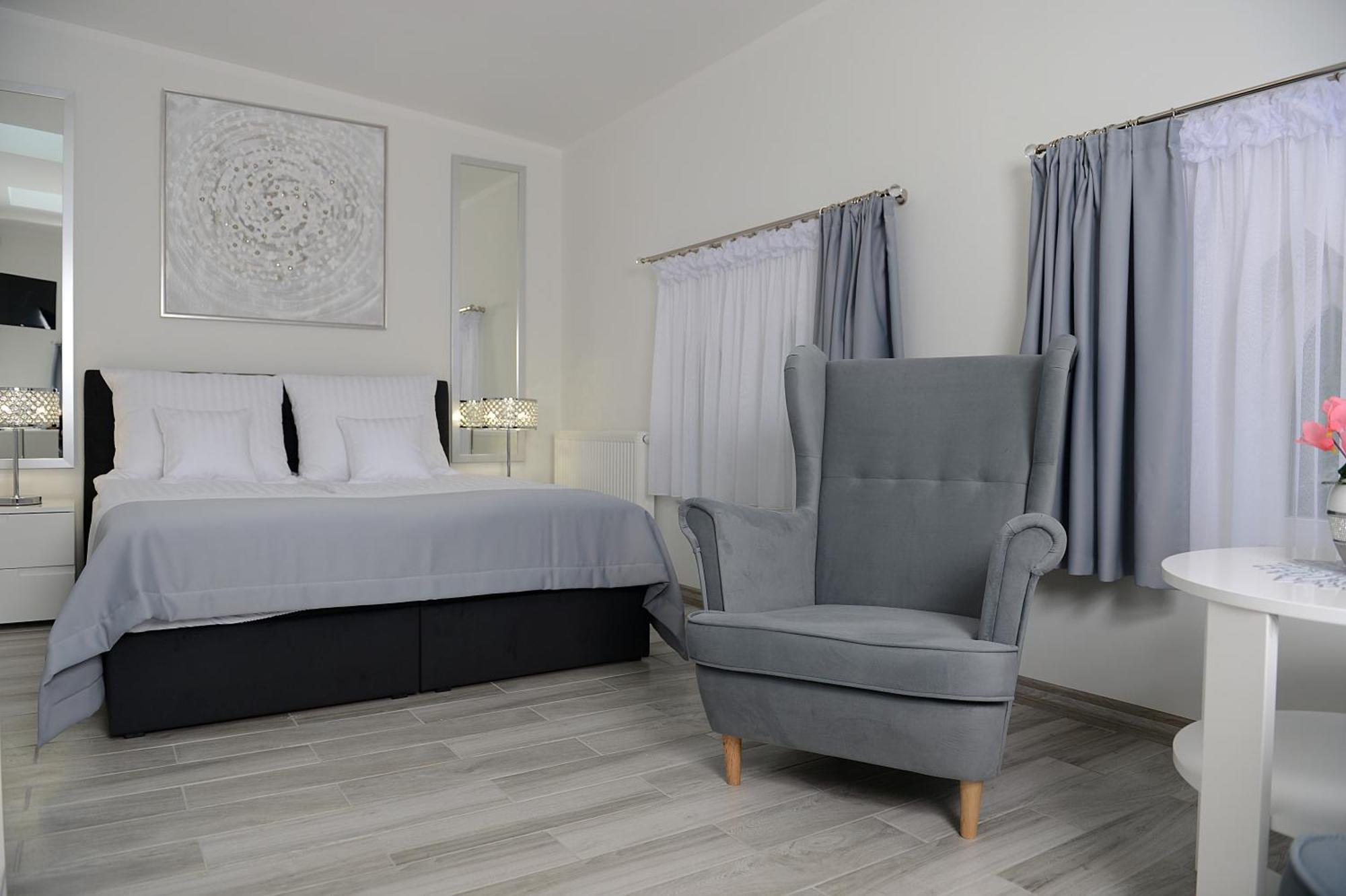 Rezydencja Mysliwska - Apartamenty Кошалин Екстериор снимка