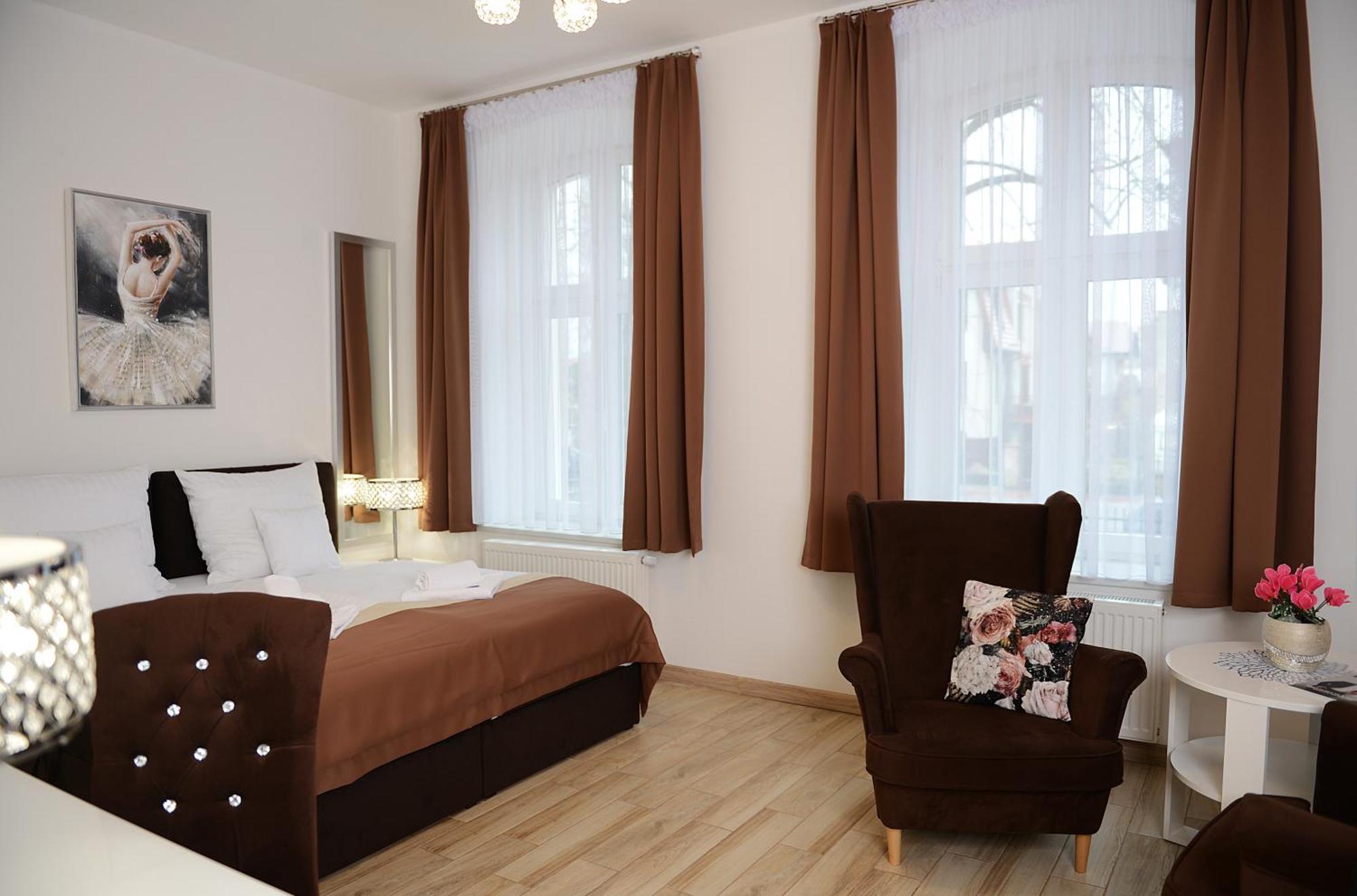 Rezydencja Mysliwska - Apartamenty Кошалин Екстериор снимка